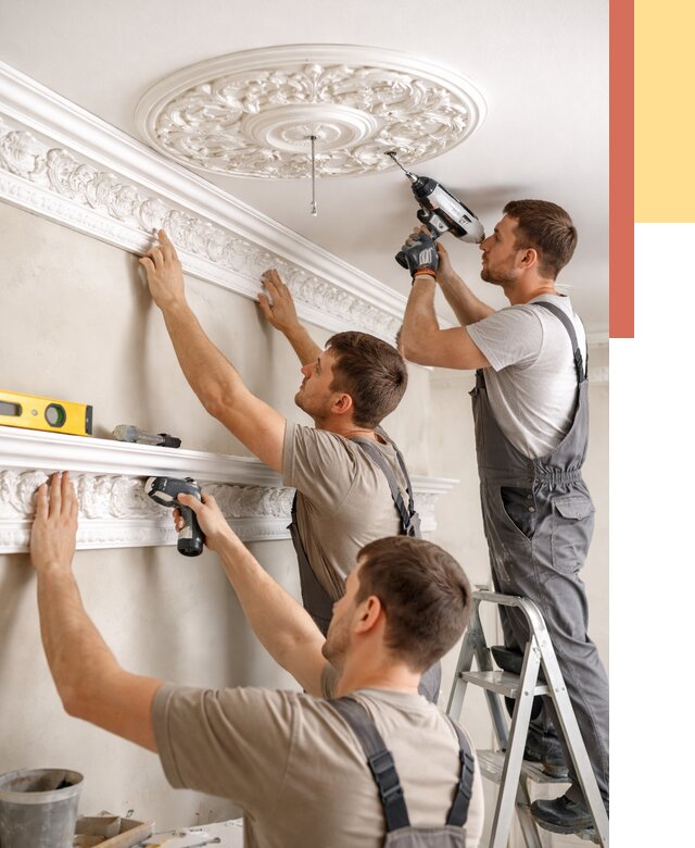 Монтаж лепнины на потолок в Краснокамске от 3244 руб. быстро и недорого | ОТДЕЛОЧНИК-Кнм